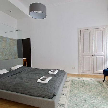 Luxury Apartment By Hi5 - Oktober 6 Street Будапеща Екстериор снимка