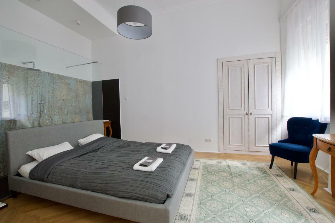Luxury Apartment By Hi5 - Oktober 6 Street Будапеща Екстериор снимка