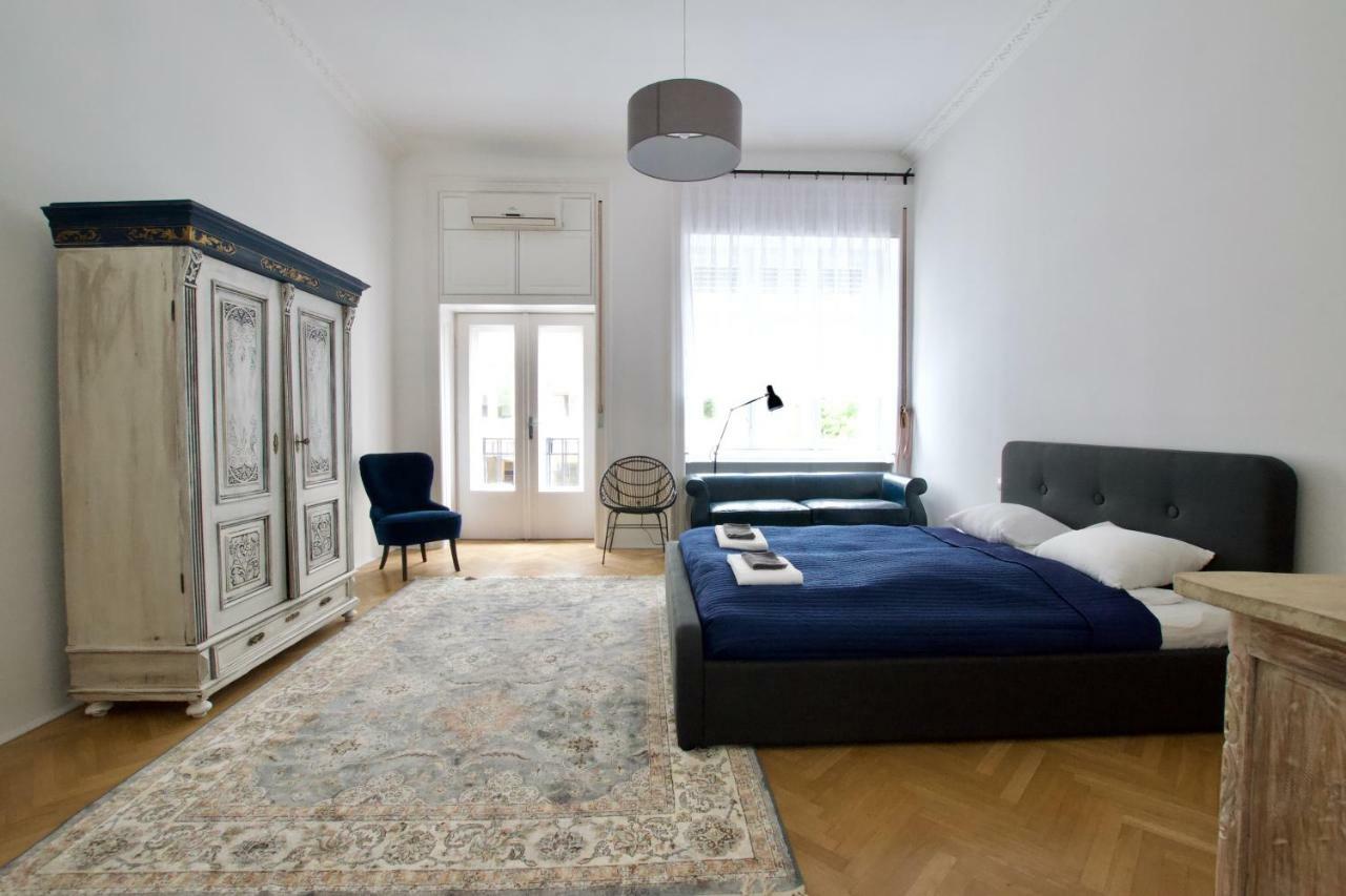 Luxury Apartment By Hi5 - Oktober 6 Street Будапеща Екстериор снимка